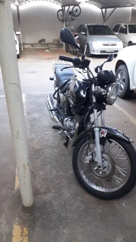 Vendo urgente, Yamaha preço abaixo da Fipe, com partida elétrica e pneus novos..