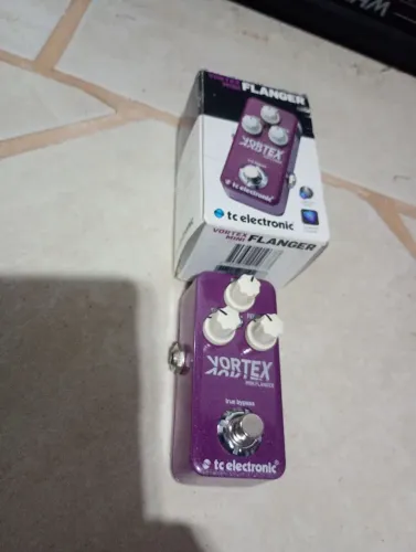 Pedal tc eletronic mini vórtex flanger para guitarra