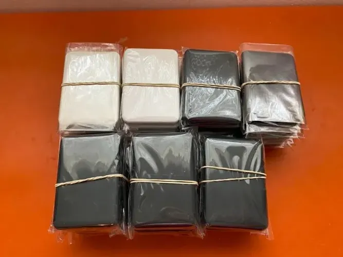 lote com 29 deco premium Carregador Portátil Universal- Preto - 5.000 Mah e 10.000