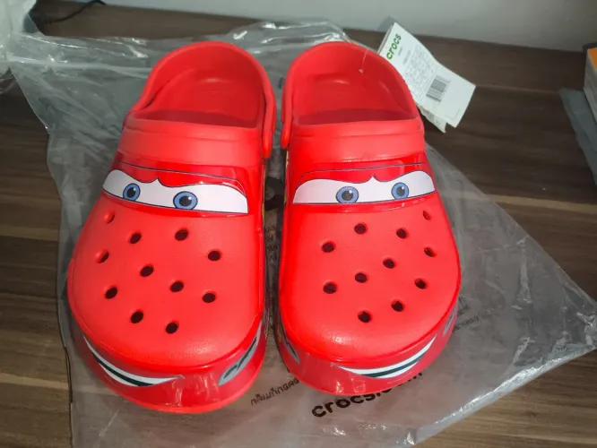 Sandália CROCS original relâmpago mac quenn