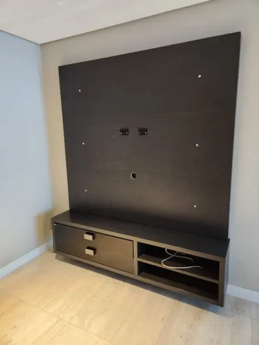 Painel com rack Dell Anno