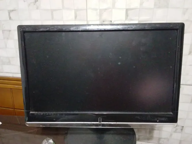 Vende-se monitor lenovo(apenas monitor, não sei se funciona não tenho cabo nem nada)
