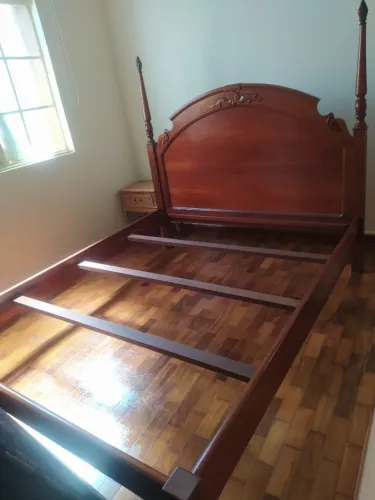 cama casal, king size de madeira maciça - Mogno