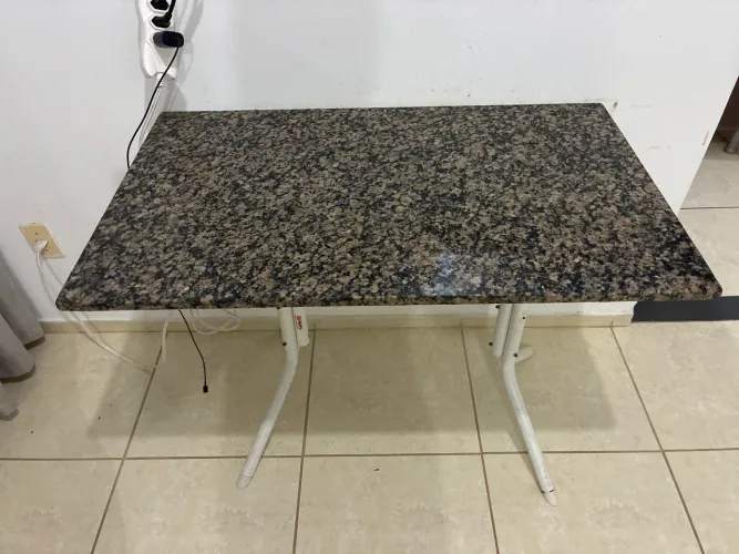Mesa de mármore
