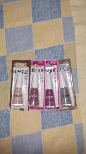Esmaltes risqué 4 cores NOVOS
