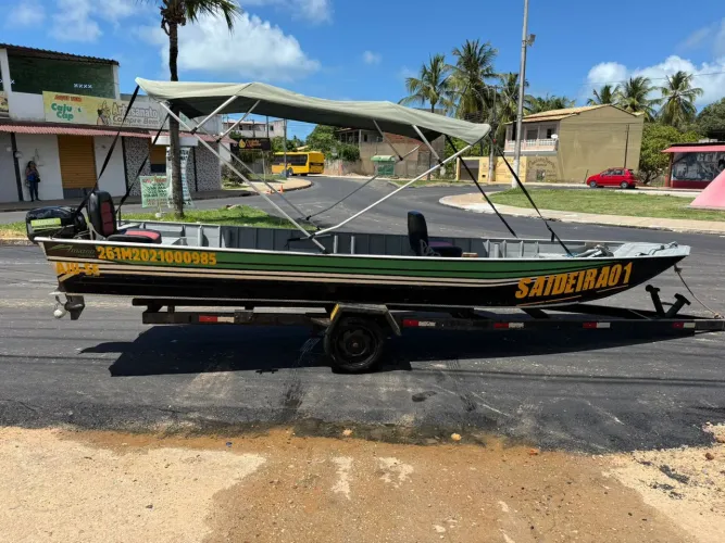 Barco em alumínio
