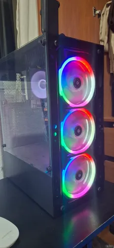 Computador para trabalho ou jogos leves .