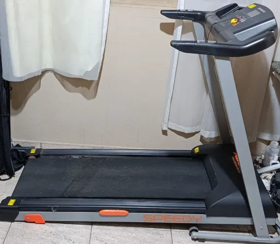 Vendo esteira barata pra desocupar espaço.