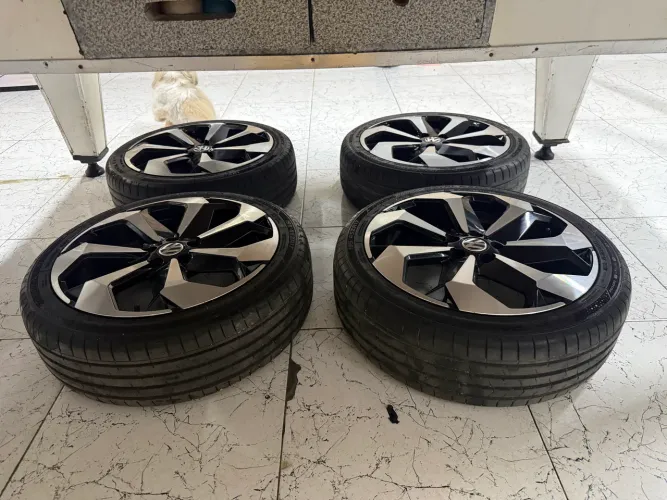 Vendo rodas aro 17 seminovas