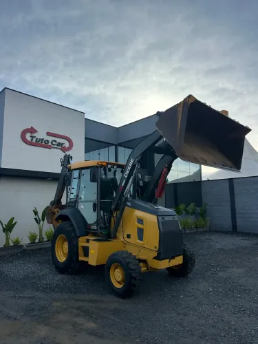 Retroescavadeira Jhon Deere 310L 4x4 ano 2022