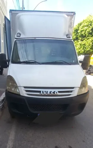 Vendo iveco daily 35s14 sem leilão lei