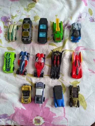 Lote 11, Hotwheels temáticos, usado loose.