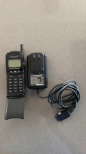 Celular Motorola CDMA para colecionador.