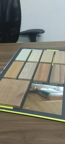 Piso Laminado Resistente a água em até 12 horas!