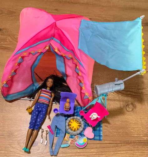 Barbie acampamento 