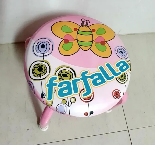 Banquinho infantil estofado