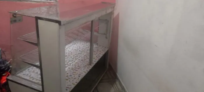 Vende-se balcão vitrine 