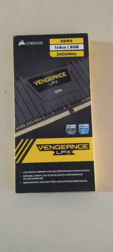 Memória RAM Corsair Vengeance LPX 8GB 2400Mhz DDR4