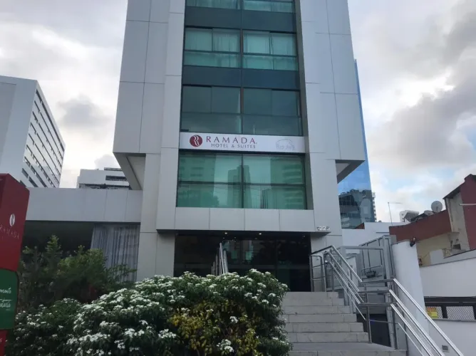 Edf Ramada Hoteis & Suítes - Apartamento à venda em Recife-PE, Boa Viagem: 1 quarto, 1 sal