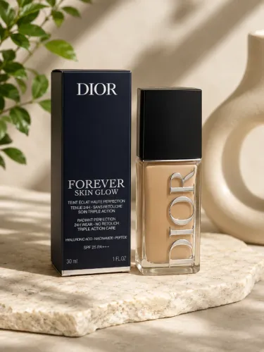 Base líquida Dior fornecer Skin Glow