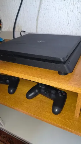 Playstation 4 slim