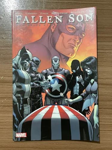 Captain America: Fallen Son (Marvel importado)