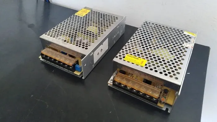Duas Fontes 12V 10A