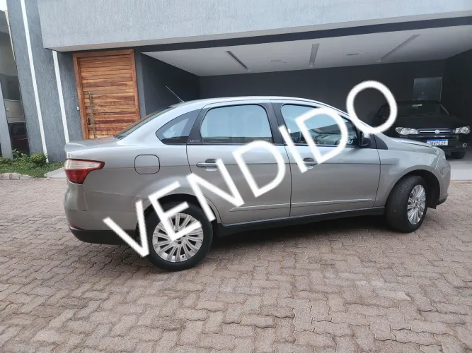 Fiat Grand Siena Attrac. 1.4 EVO F.flex 8V 2013