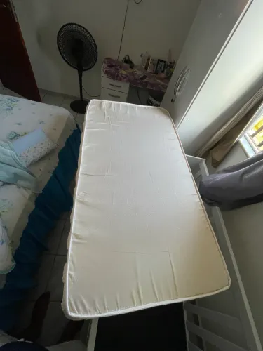 Vendo berço, Carrinho de bebê e bebê conforto.