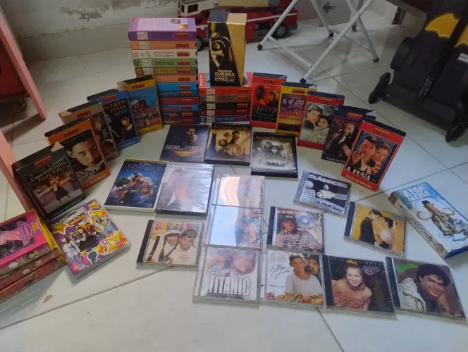 Lote antigo colecionador VHS CD DVD