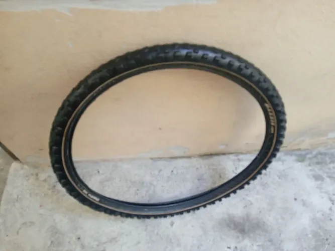 Pneu aro 26 vintage 2.35 meia vida.obs