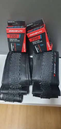 Par de pneu Kenda Booster Gravel 700 X 40 com par de câmeras de ar Arisun 700x35/50