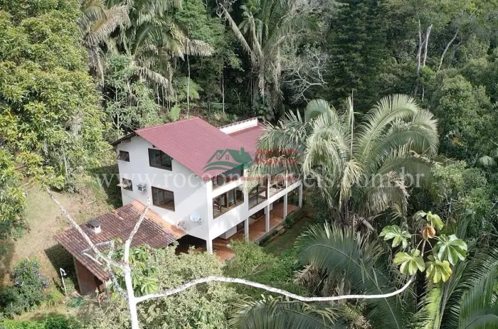 Casa (Em condomínio), com 3 quartos e 2 banheiros à Venda, 292 m² em Domingos Martins/ES