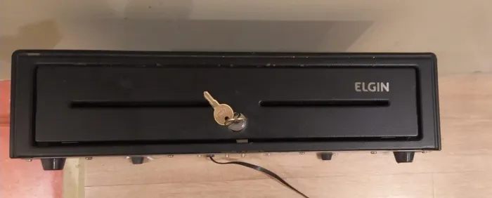 Vende-se Caixa registradora em bom estado.