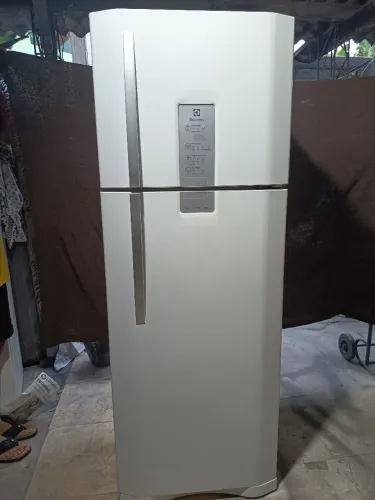 Geladeira Electrolux frost free dfn52 