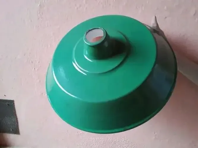 Luminária ou refletor BEDD de 14 polegadas com bocal E-27 de louça - novo.