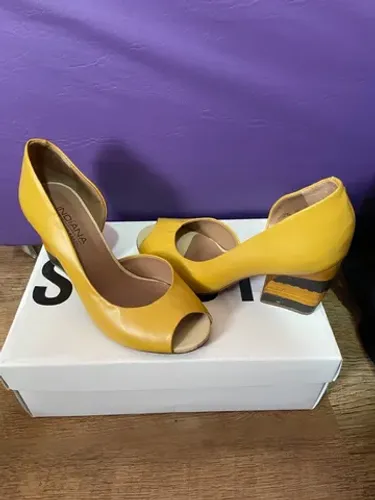 Sapato Peep Toe Couro - 36