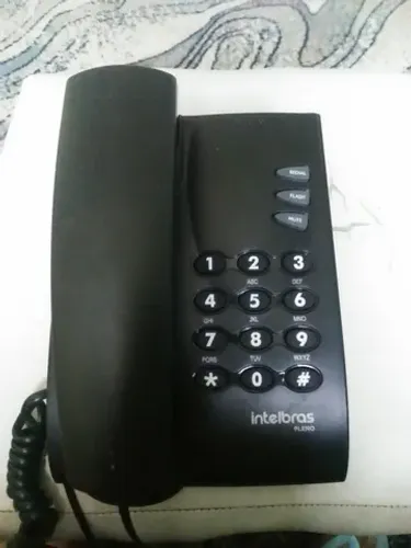 Telefone fixo marca Intelbras modelo pleno semi novo quase sem uso