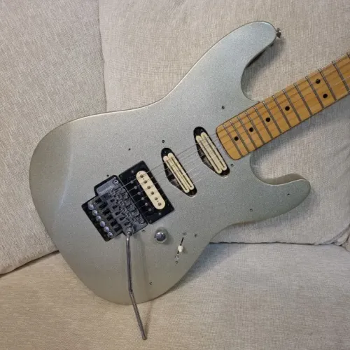Guitarra Kraft Super Strato Caps Splitados Luthier Tico (Musicalvo)