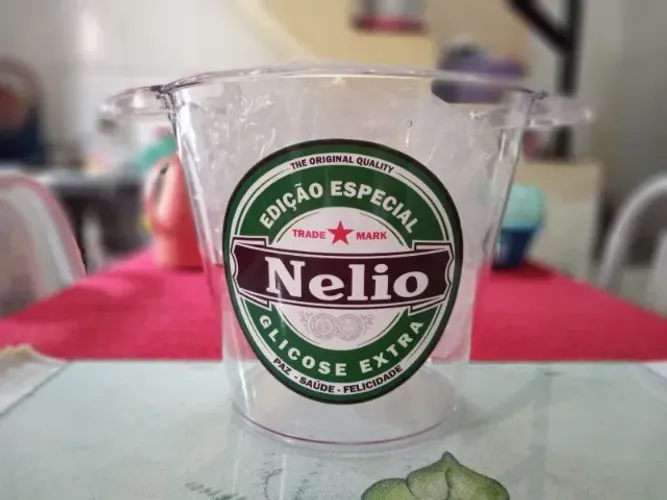 Presente de Aniversário Balde de Gelo e Caneca de Chopp Happy Hour