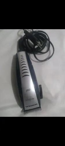 Máquina de Cortar Cabelo Mondial - CR7- Nova