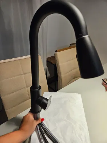 Torneira de Cozinha Preta - Design Moderno NOVO