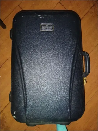 Mala hardcase da Varig e mala carrinho stradda
