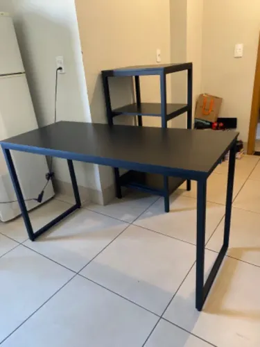 Mesa estilo industrial para escritório ou Home office Preta 1,35 X 0,70