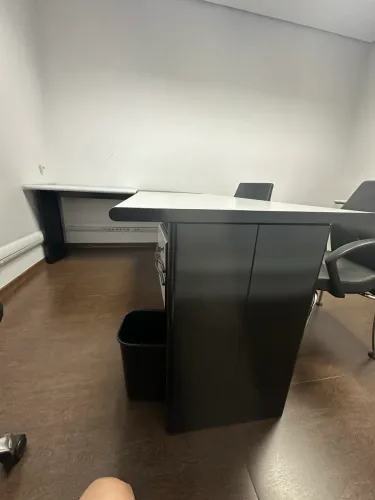 Mesa sala diretoria  1,50 cm x 70 cm alta qualidade pés metálicos 