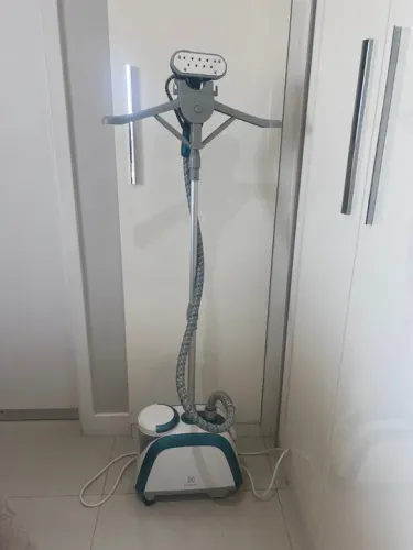 Passador de Roupa a Vapor Vertical