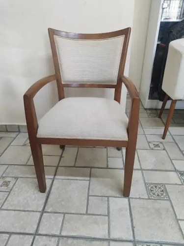 Cadeira poltrona - em ótimo estado