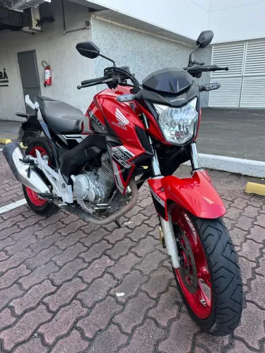 CB Twister 2021 com ABS. 