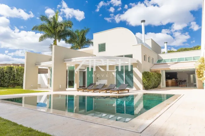 CASA À VENDA NO COLINAS DE SÃO FRANCISCO COM 5 SUÍTES E PISCINA