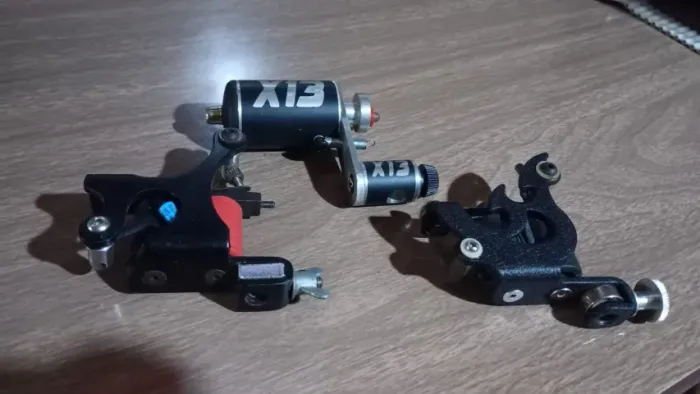 KIT COM 3 MÁQUINAS TATTOO. PRA SAIR LOGO!